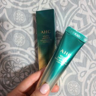 [NEW 탄력유턴 아이크림] AHC 유스 래스팅 리얼 아이크림 포 페이스 — 5점을 준 리뷰어가 2021년 3월 올린 사용 사진
