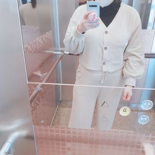 프런투라인 비마이 봄버 포켓 크롭 가디건 — 5점을 준 리뷰어가 2022년 3월 올린 사용 사진