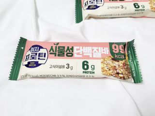 이지프로틴바 3종x각 2ea (고단백질바, 멀티단백질바, 식물성단백질바) — 5점을 준 리뷰어가 2024년 3월 올린 사용 사진