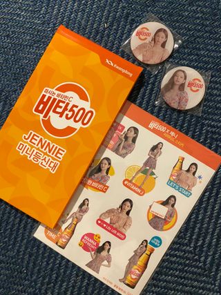 광동생활건강 [제니에디션] 비타500데일리스틱 gift set 60포+제니굿즈 3종+쇼핑백 — 4.5점을 준 리뷰어가 2021년 11월 올린 사용 사진