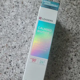 리더스코스메틱 리더스 카밍 바이오틱스 선 에센스 SPF 50+ PA++++ — 5점을 준 리뷰어가 2022년 8월 올린 사용 사진
