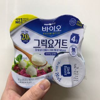 매일바이오 그릭요거트 오리지널 플레인 4개, 로스터리 커피믹스 4개 — 4점을 준 리뷰어가 2021년 12월 올린 사용 사진