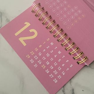 리훈 2024년달력 언더모니터 미니 탁상달력 — 4.5점을 준 리뷰어가 2023년 10월 올린 사용 사진
