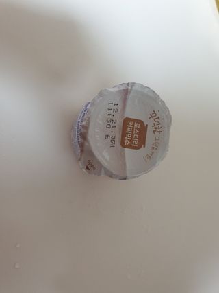 매일바이오 그릭요거트 오리지널 플레인 4개, 로스터리 커피믹스 4개 — 4점을 준 리뷰어가 2021년 12월 올린 사용 사진