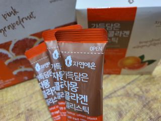 자연에온 핑크 자몽 착즙 100mL 10개입 1BOX +가 득담은 자몽 콜라겐 젤리스틱 1BOX — 4점을 준 리뷰어가 2021년 6월 올린 사용 사진