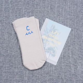 카우아이 필라테스 기어 / 스튜디오 운동을 도와주는 일체형 논슬립 발가락 양말 — 4.5점을 준 리뷰어가 2021년 2월 올린 사용 사진