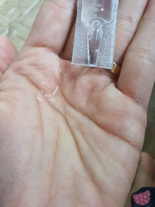 유니베르소 산소앰플 7일 집중케어 앰플 — 5점을 준 리뷰어가 2021년 4월 올린 사용 사진