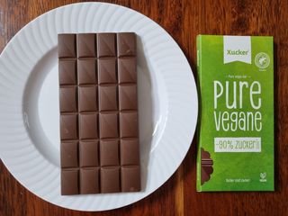 당류2g 자일리톨로 단맛을낸 슈카 퓨어비건 무설탕초콜릿 Xucker vegan 2개입 — 5점을 준 리뷰어가 2021년 4월 올린 사용 사진
