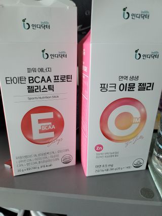 인디닥터 면역 생생 핑크 이뮨 젤리 + 타이탄 BCAA 프로틴 젤리스틱 — 4점을 준 리뷰어가 2022년 3월 올린 사용 사진
