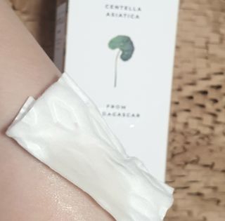 [스킨1004] 마다가스카르 센텔라 앰플 100ml — 5점을 준 리뷰어가 2024년 5월 올린 사용 사진