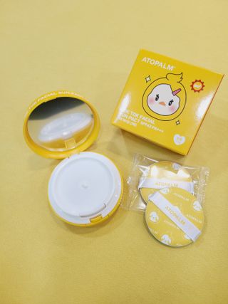 아토팜 톡톡 페이셜 선팩트 SPF43 PA+++ — 5점을 준 리뷰어가 2021년 3월 올린 사용 사진