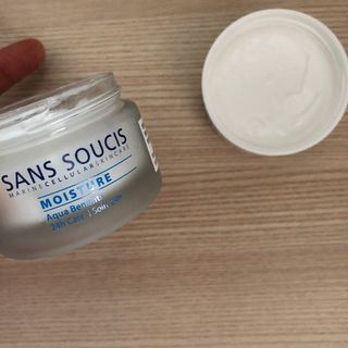 산수시 아쿠아 베네핏 24h 수부지 물광 속건조 수분크림 50ml — 5점을 준 리뷰어가 2021년 8월 올린 사용 사진