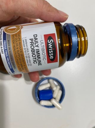 Swisse 스위스 데일리 이뮨 프로바이오틱스 10억, 30정 — 4점을 준 리뷰어가 2021년 4월 올린 사용 사진