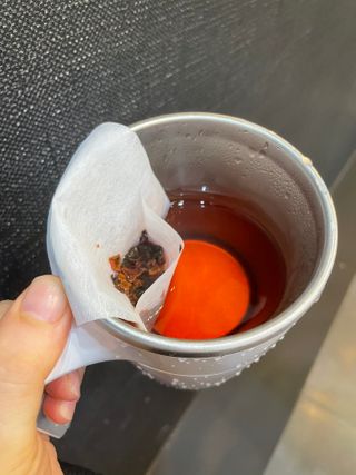 마시다 붉은 석양 빛을 담은 프리미엄 수제 블렌딩 홍차, 레드선셋블랙티 — 4점을 준 리뷰어가 2021년 3월 올린 사용 사진