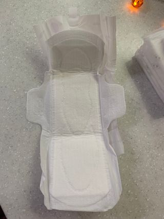 나무드 [데이위드] 국내생산 생리대 가벼운 초 슬림핏 프레쉬 씬 순면커버 생리대 10개입X1팩 — 5점을 준 리뷰어가 2021년 10월 올린 사용 사진