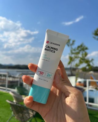리더스코스메틱 리더스 카밍 바이오틱스 선 에센스 SPF 50+ PA++++ — 5점을 준 리뷰어가 2022년 5월 올린 사용 사진