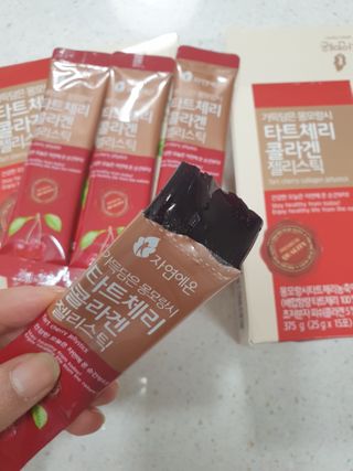 자연에온 가득담은 몽모랑시 타트체리 콜라겐 젤리스틱 — 4점을 준 리뷰어가 2021년 1월 올린 사용 사진