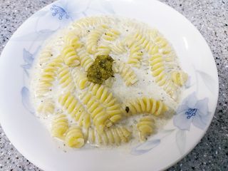 이탈리안 프리미엄 파스타 룸모 Rummo 파스타 2종 + 바질 페스토 + 블랙 트러플 페이스트 — 5점을 준 리뷰어가 2021년 7월 올린 사용 사진