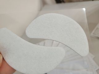 건강누리인터내셔날 레아라 다이아포스 슬리핑 아이패치 골드 & 물광 아이패치 [14회분/총 28매] — 4점을 준 리뷰어가 2022년 7월 올린 사용 사진