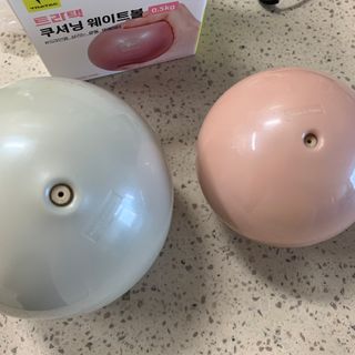 트라택 쿠셔닝 웨이트볼 0.5kg + 1kg SET — 5점을 준 리뷰어가 2022년 4월 올린 사용 사진