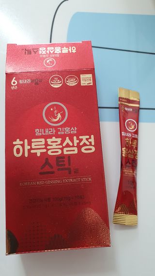 힘내라김홍삼 하루홍삼정스틱 10g x 10포 — 5점을 준 리뷰어가 2021년 3월 올린 사용 사진