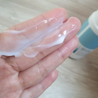 [메디팜] 히알루론산 딥 모이스처 바디로션 — 5점을 준 리뷰어가 2021년 12월 올린 사용 사진