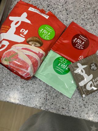 [풀무원] 자연은맛있다 정면, 백면, 홍면  세트 — 5점을 준 리뷰어가 2021년 4월 올린 사용 사진
