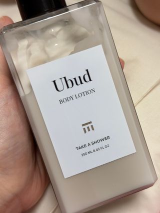 테이크어샤워 스마트스토어)우붓 바디로션 Ubud BODY LOTION 250ML — 5점을 준 리뷰어가 2025년 9월 올린 사용 사진