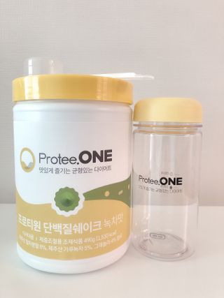 프로티원 단백질쉐이크 녹차맛 2주분 1통+보틀 — 5점을 준 리뷰어가 2021년 4월 올린 사용 사진