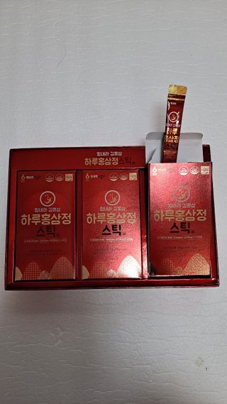 힘내라김홍삼 하루홍삼정스틱 10g x 30포 — 5점을 준 리뷰어가 2021년 4월 올린 사용 사진