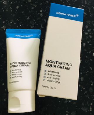 더마포레스트 모이스처라이징 아쿠아크림 / 수분크림 히알루론산 펩타이드 보습 미백 주름개선 — 4.5점을 준 리뷰어가 2021년 7월 올린 사용 사진