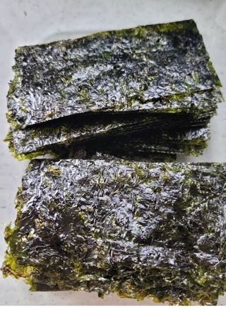 [해림맛김] 들기름에 구운 바삭바삭 김 4종 세트 + 1종 랜덤발송 총5개입 — 5점을 준 리뷰어가 2021년 2월 올린 사용 사진