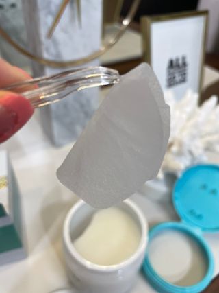 리더스코스메틱 리더스 카밍 바이오틱스 퀵 수딩 패드 — 5점을 준 리뷰어가 2022년 5월 올린 사용 사진