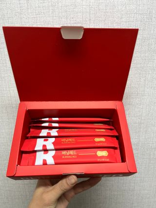 디오르 버닝레드 — 5점을 준 리뷰어가 2022년 1월 올린 사용 사진