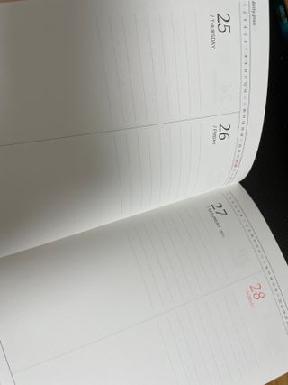 리훈 2022년 이야기다이어리 그란데 하반기(7-12월, 6개월) — 5점을 준 리뷰어가 2022년 6월 올린 사용 사진
