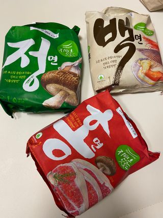 [풀무원] 자연은맛있다 정면, 백면, 홍면  세트 — 5점을 준 리뷰어가 2021년 4월 올린 사용 사진