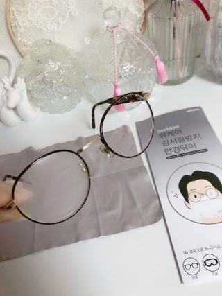 위케어 김서림방지 안경닦이 안티포그 극세사클리너 — 5점을 준 리뷰어가 2021년 2월 올린 사용 사진