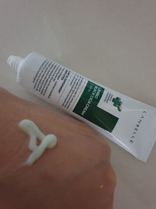 랑벨 랑바이오 블랙 시카 크림 50ml(블랙비 프로폴리스, 시카 4종, 판테놀 10 함유) — 5점을 준 리뷰어가 2022년 6월 올린 사용 사진