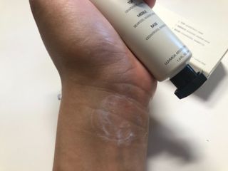 러브모아 향수 고체향수 승무원 고체향수 바르는 향수 니치향수 도손 우드세이지 앤 씨솔트 — 4점을 준 리뷰어가 2022년 9월 올린 사용 사진