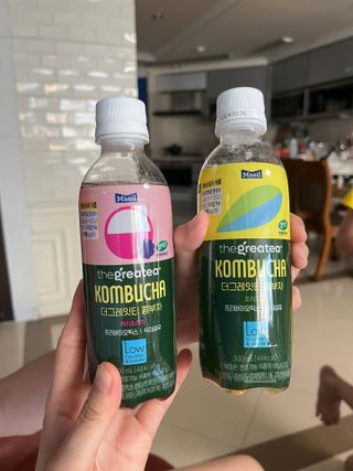더그레잇티 콤부차 [매일유업] 더그레잇티 44kcal 콤부차 300ml *12개입 (오리지널 6개+베리리치 6개) — 5점을 준 리뷰어가 2023년 8월 올린 사용 사진