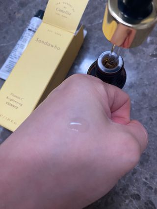 스킨큐어 산다화 비타민c 화이트닝 에센스 30ml — 4점을 준 리뷰어가 2023년 7월 올린 사용 사진
