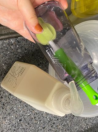 마더케이 디아 프리미엄 젖병세정제 500ml 액상형/무향 — 4점을 준 리뷰어가 2021년 12월 올린 사용 사진