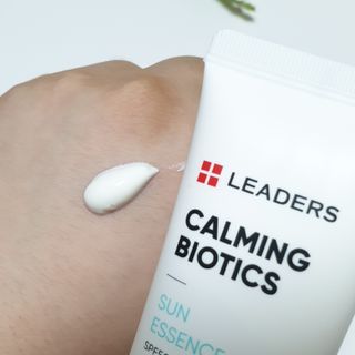 리더스코스메틱 리더스 카밍 바이오틱스 선 에센스 SPF 50+ PA++++ — 5점을 준 리뷰어가 2022년 5월 올린 사용 사진