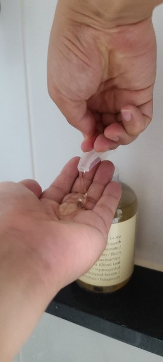 빅그린 안티 헤어로스 탈모 카렌듈라 바이옴 샴푸 500ml (지성두피용) — 4점을 준 리뷰어가 2022년 8월 올린 사용 사진