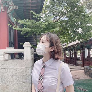 JHWORLD 스누피 마스크 정품 스누피 KF-AD 국내 비말차단 아동용 성인용 일회용 덴탈마스크 50매 — 3.5점을 준 리뷰어가 2021년 6월 올린 사용 사진