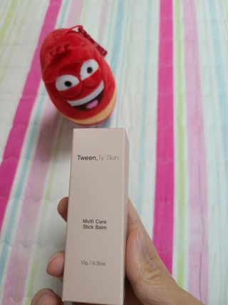 Tween.Ty Skin 트웬티스킨 멀티케어 스틱밤 — 5점을 준 리뷰어가 2022년 4월 올린 사용 사진