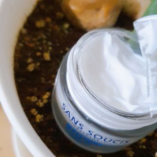 산수시 아쿠아 베네핏 24h 수부지 물광 속건조 수분크림 50ml — 5점을 준 리뷰어가 2021년 6월 올린 사용 사진