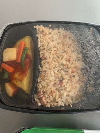 직탁 식단관리 3종 도시락(꼬막 듬뿍 곤드레비빔밥, 알리오올리오 불고기오믈렛, 매콤쭈꾸미 시래기유채밥) — 5점을 준 리뷰어가 2022년 6월 올린 사용 사진