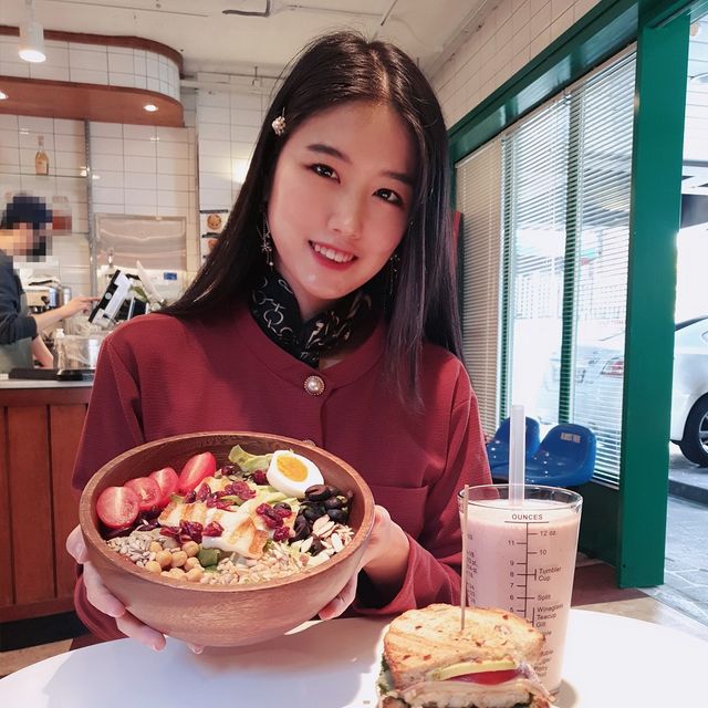 [올모스트데어] 샐러드 + 음료 or 샌드위치 + 음료 리뷰 사진