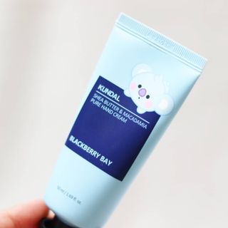 쿤달 BT21 시어버터 앤 마카다미아 퓨어 핸드크림 50ml 7구 기프트 세트 — 5점을 준 리뷰어가 2021년 3월 올린 사용 사진